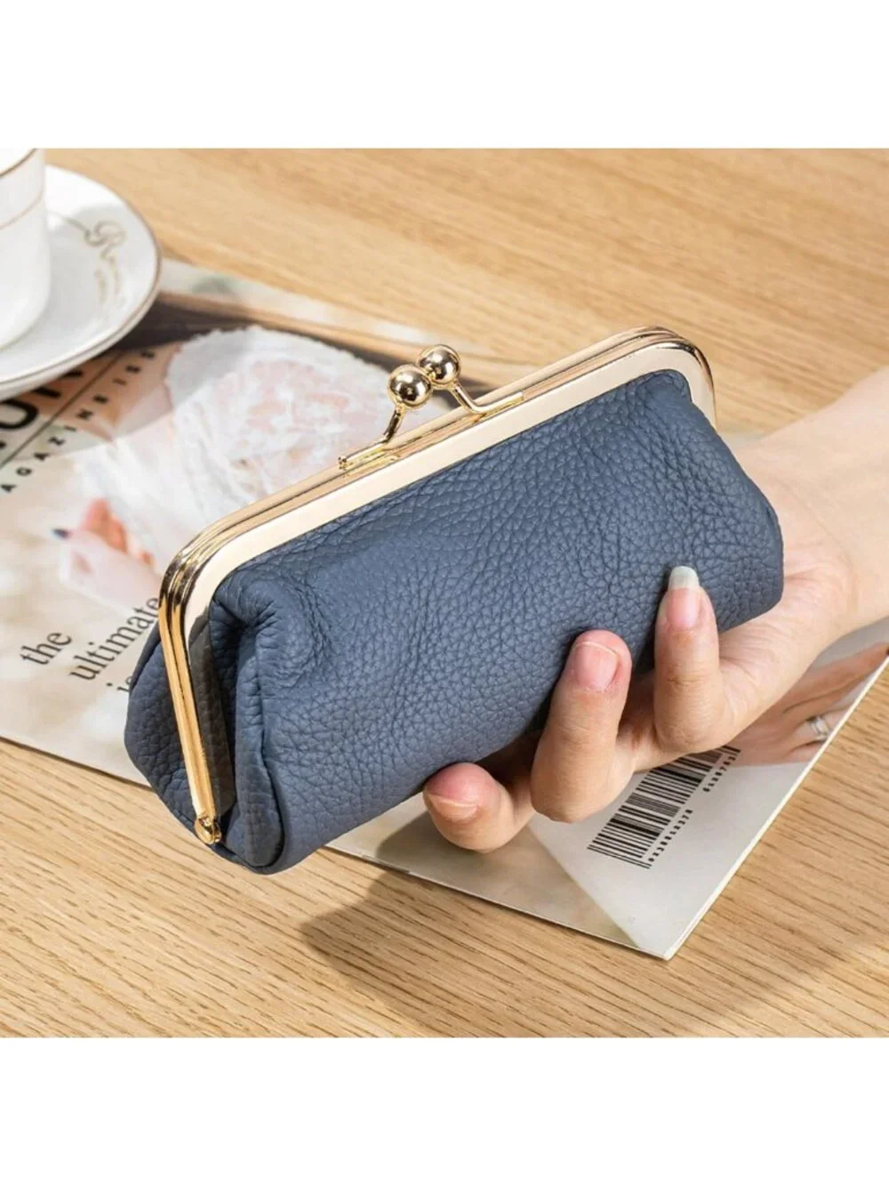 Stylish Mini Makeup Bag with Mirror, Portable Leather Cosmetic Pouch for Women